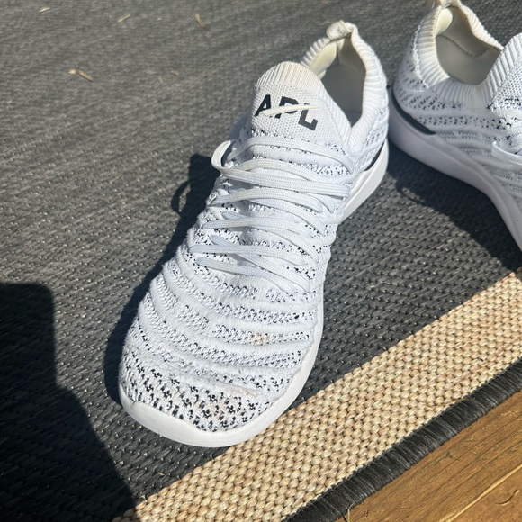 APL wave - Picture 2 of 2